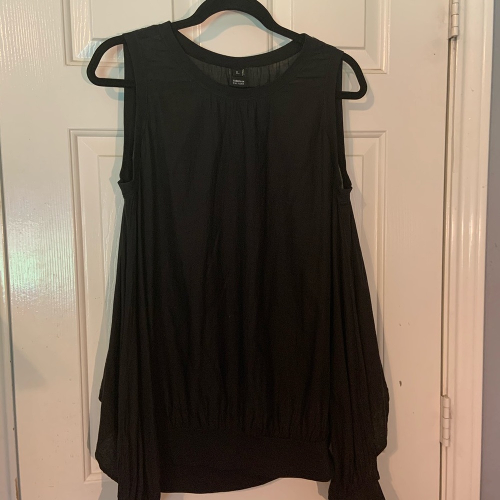 European Culture Royal Due Cold Shoulder Blouse L